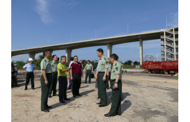 海南省軍區(qū)司令員楊征一行到海漁集團(tuán)白馬井基地調(diào)研軍民融合工作