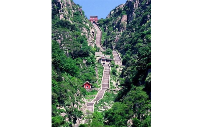 《遠(yuǎn)方孤旅》  詩10首  作者：張峰