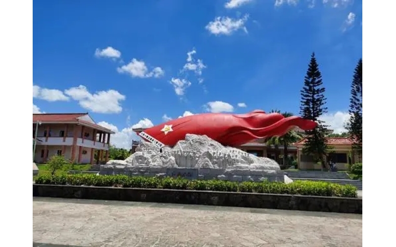 《母瑞山紅軍潭》  紅色故事系列之一 作者：林斯宏